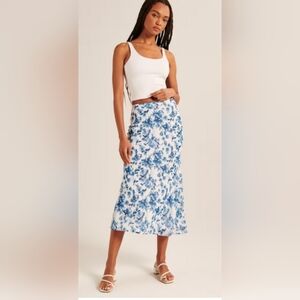 Abercrombie & Fitch Floral Blue and White Midi Skirt | Petite Medium